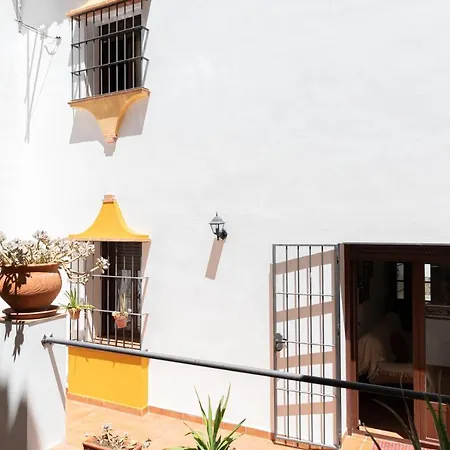 Casa Con Patio Andaluz Cerca Del Tajo De Apartamento