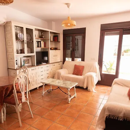 Casa Con Patio Andaluz Cerca Del Tajo De