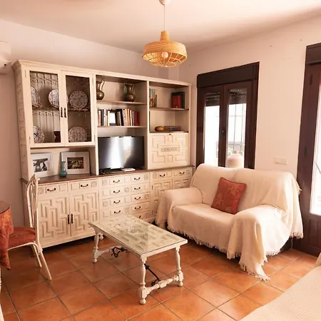 Casa Con Patio Andaluz Cerca Del Tajo De Apartamento *